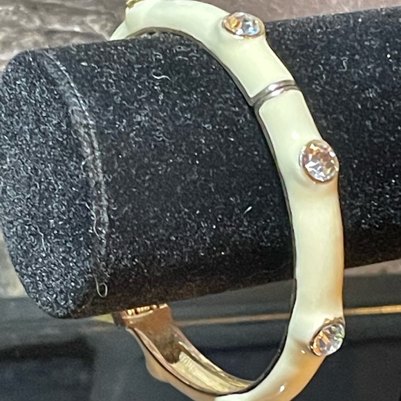 NWT Crème Brûlée enamel hinged bangle bracelet from Premier Designs - Picture 2 of 5
